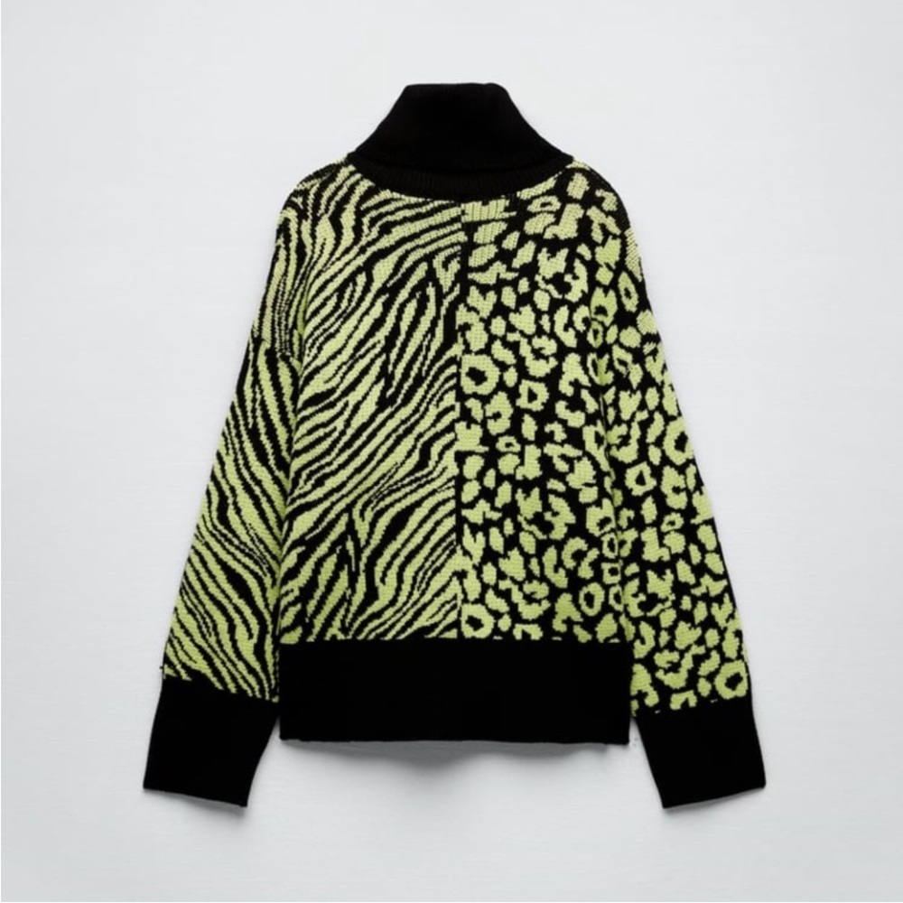 NWOT Zara PRINTED KNIT SWEATER